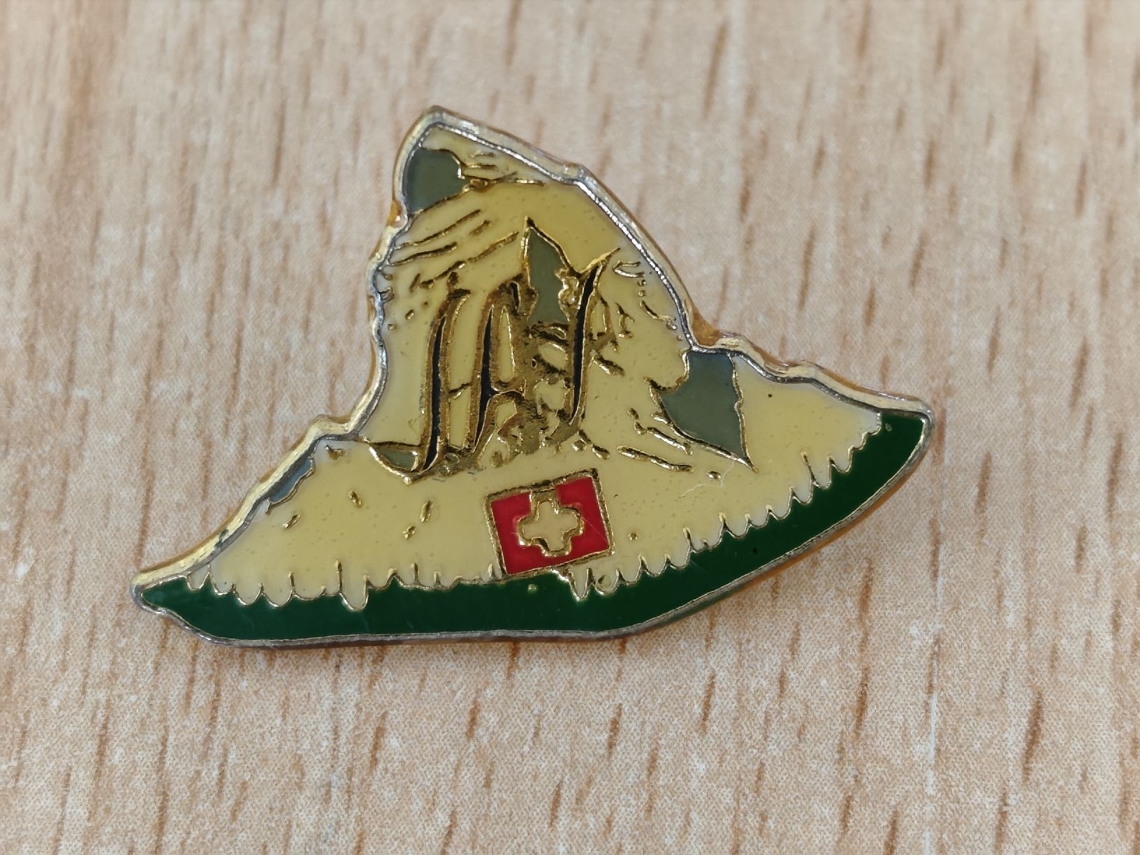 Swiss Placchette & Badge: PIN Matterhorn – Usato da Wallisellen venduto da Maestro01