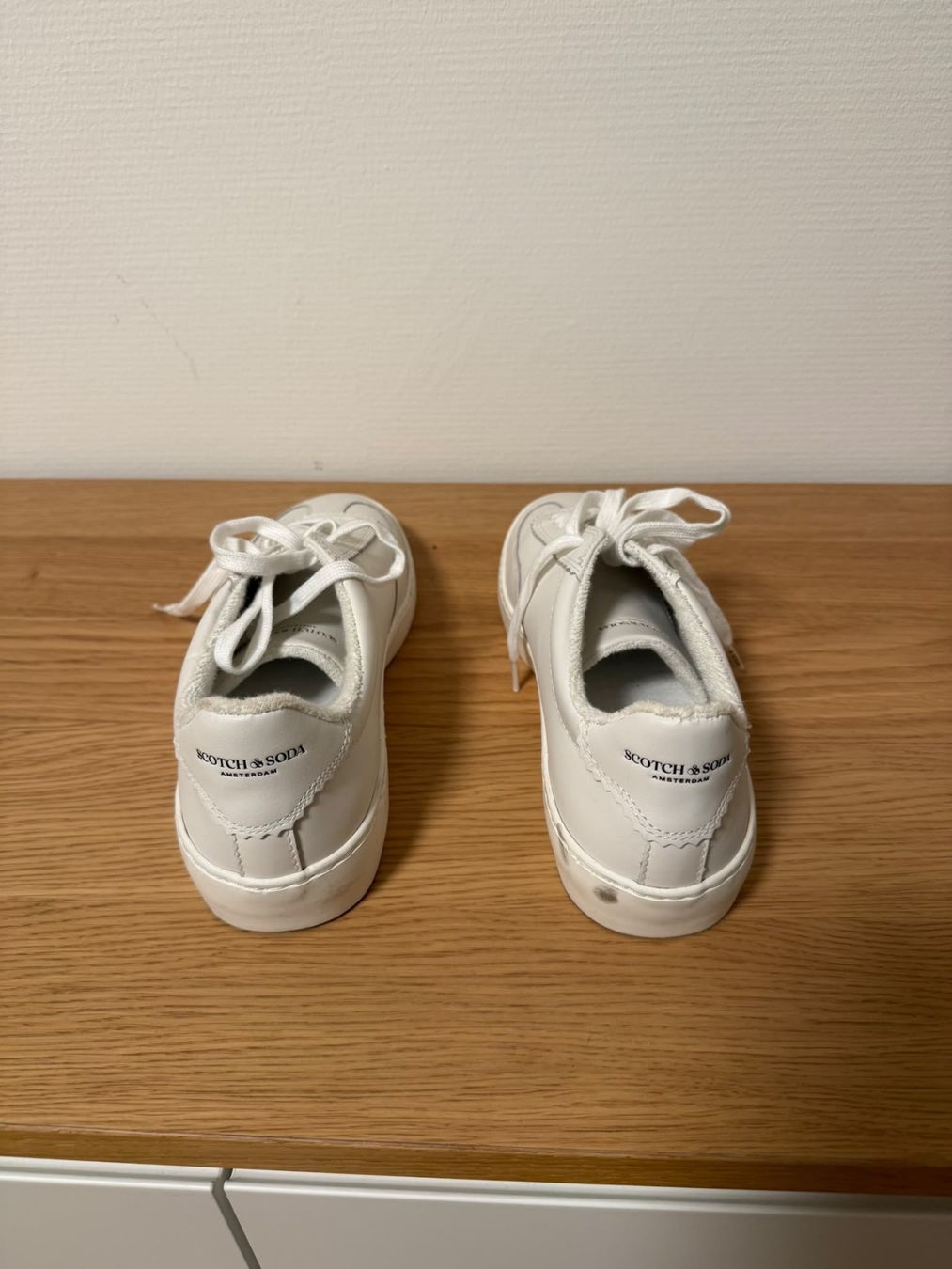 Scarpe da uomo: Scotch & Soda Sneaker weiss Leder – Usato da Rheinfelden venduto da SonjaBana 1