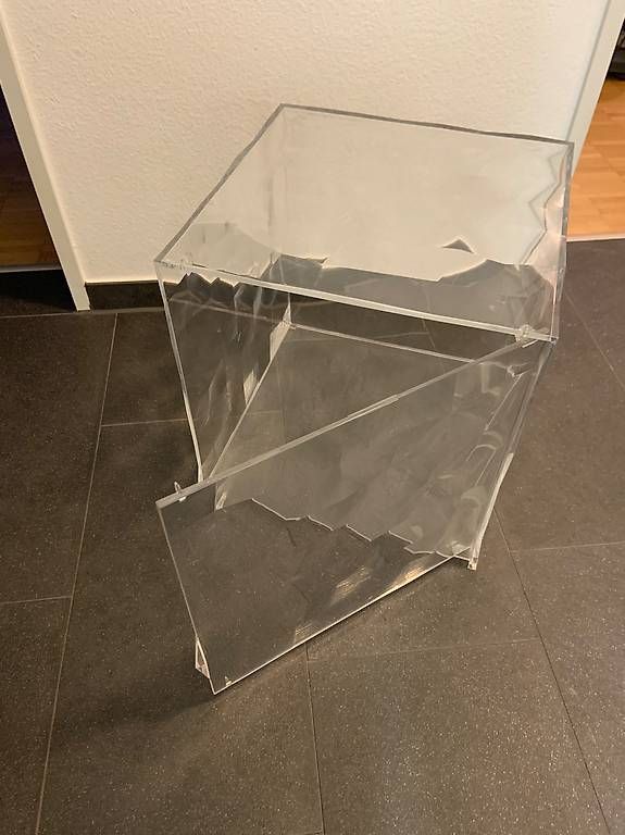 Kartell Scaffali: Kartell Optic Kubus mit Tür – Usato da Luzern venduto da Telli29