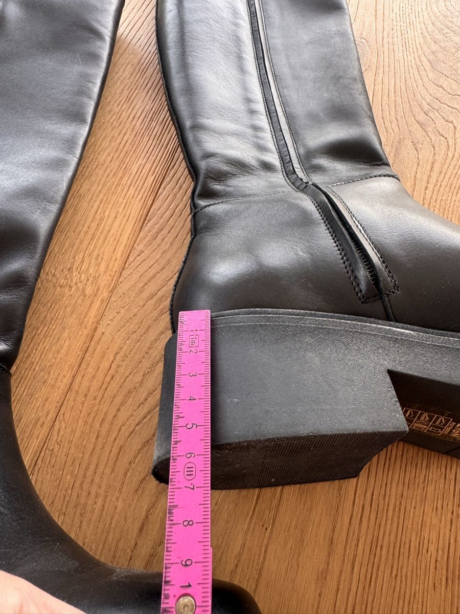 Damenschuhe: ZIGN Leder Plateaustiefel in schwarz Gr. 38 – Gebraucht aus Altendorf von PiaLang 4