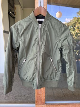 Veste Bomber kaki H&M, taille 140 cm, mi saison