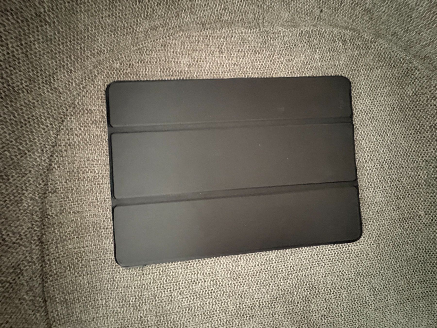Apple Tablettes PC: iPad mit Hülle (6th generation, 32 GB) – D'occasion à Fislisbach par Nelehmu 3