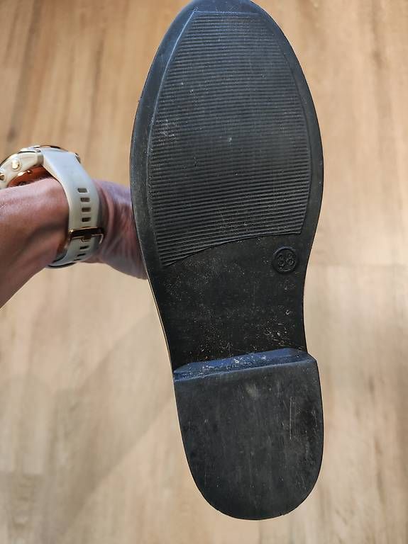 Chaussures femmes: Reitstiefel Damen Gr. 38 – D'occasion à Flüelen par pri_7p8g