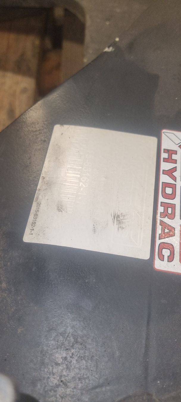 Tracteurs: Hydrac Frontladerkonsole – D'occasion à Wolfhausen par Solatec 1