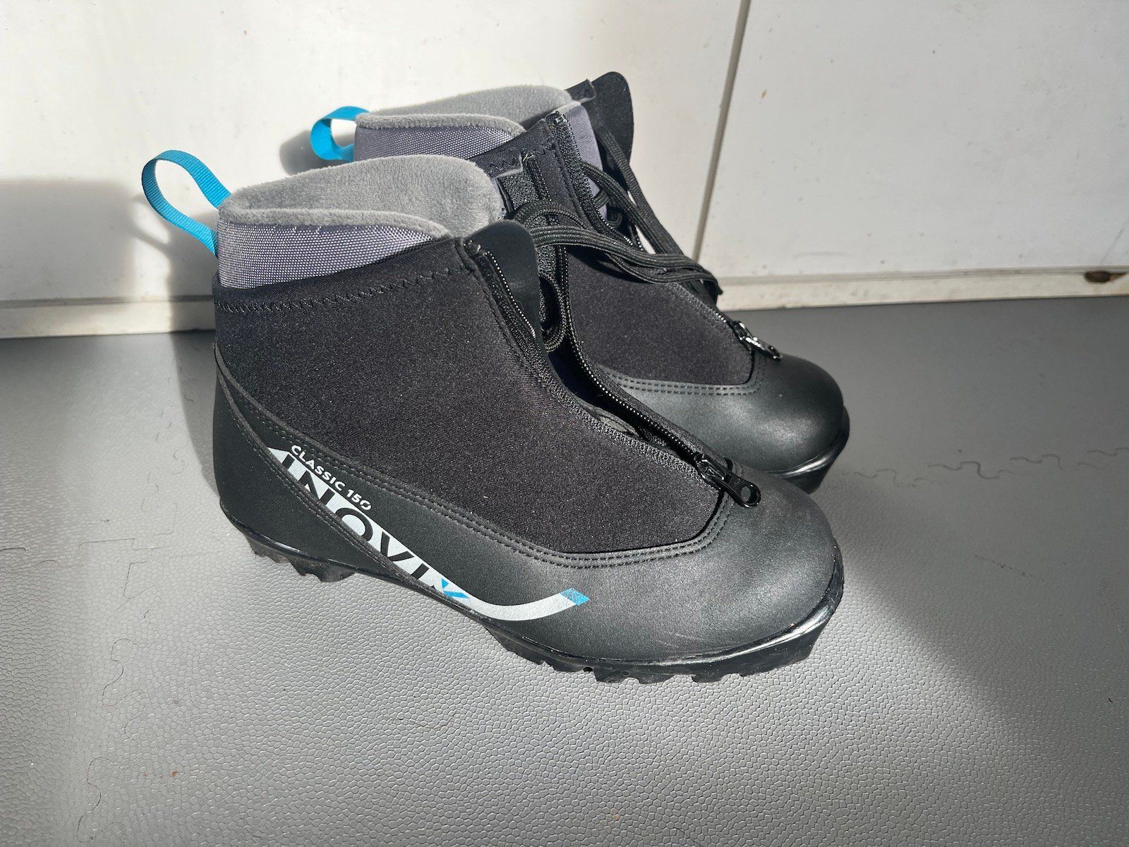 Decathlon Scarpe per ragazzi: Decathlon Kinder Langlaufschuhe Gr. 36 – Usato da Massongex venduto da thn311