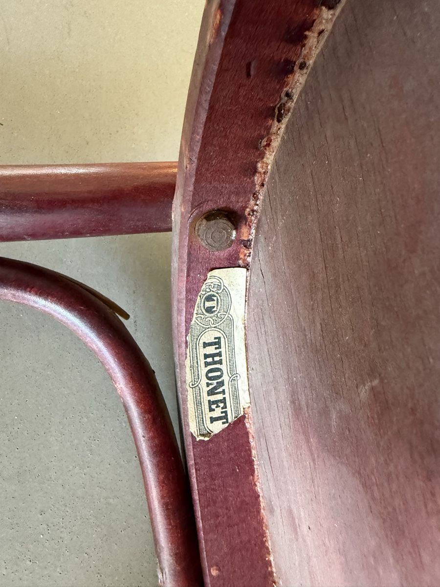Thonet Sedie: 6 antike Thonet-Stühle, restauriert – Usato da Grenchen venduto da Design-Outlet 6