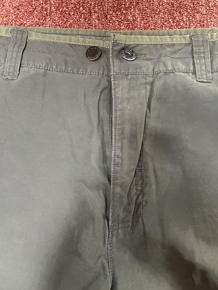 North Face Pantaloni: Pantalon The North Face, couleur olive – Usato da Bassins venduto da Neskwyk 1