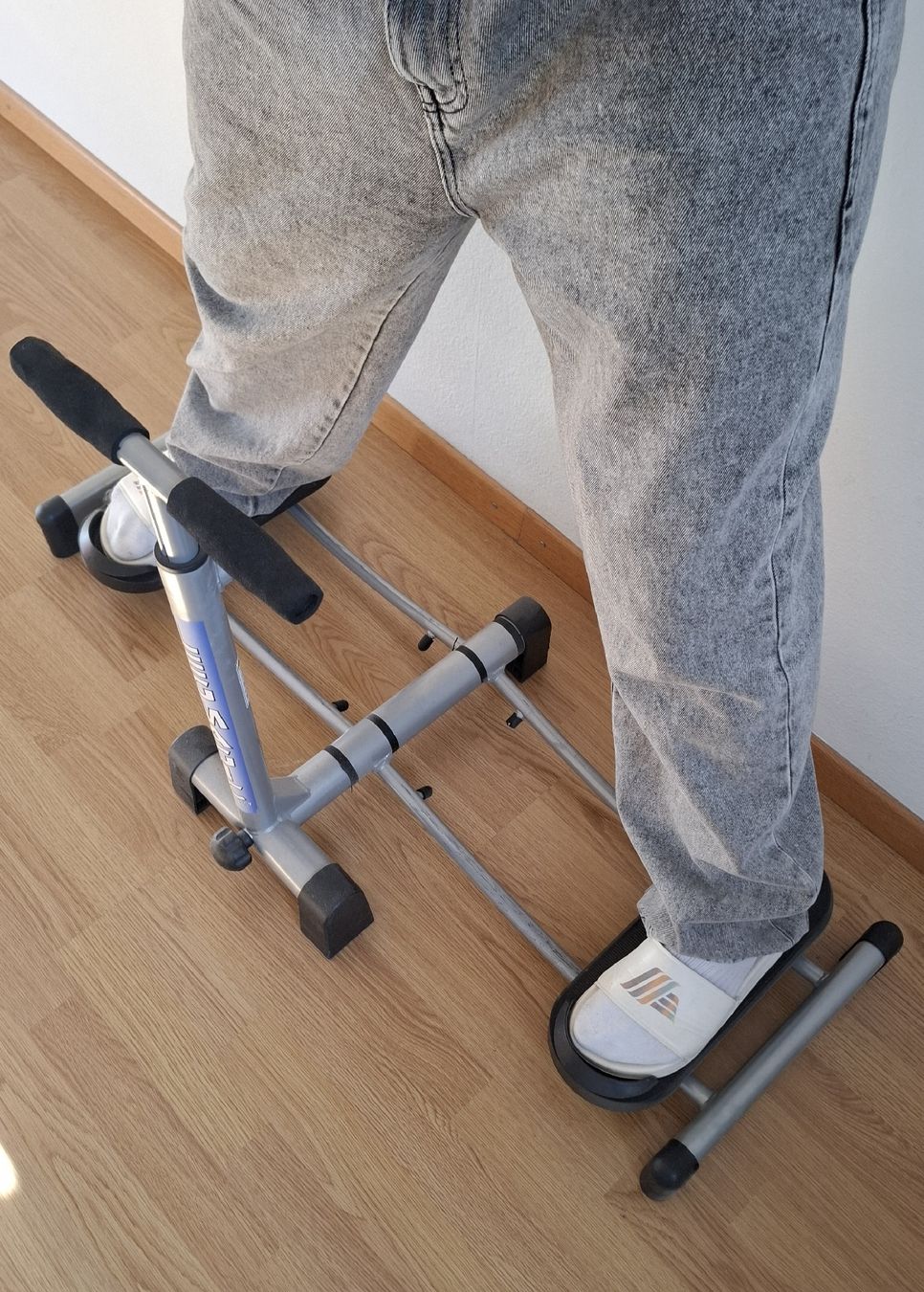 Hometrainer: Leg Magic exercise machine silver acceptable condition – Gebraucht aus Grenchen von Donk_pro 3