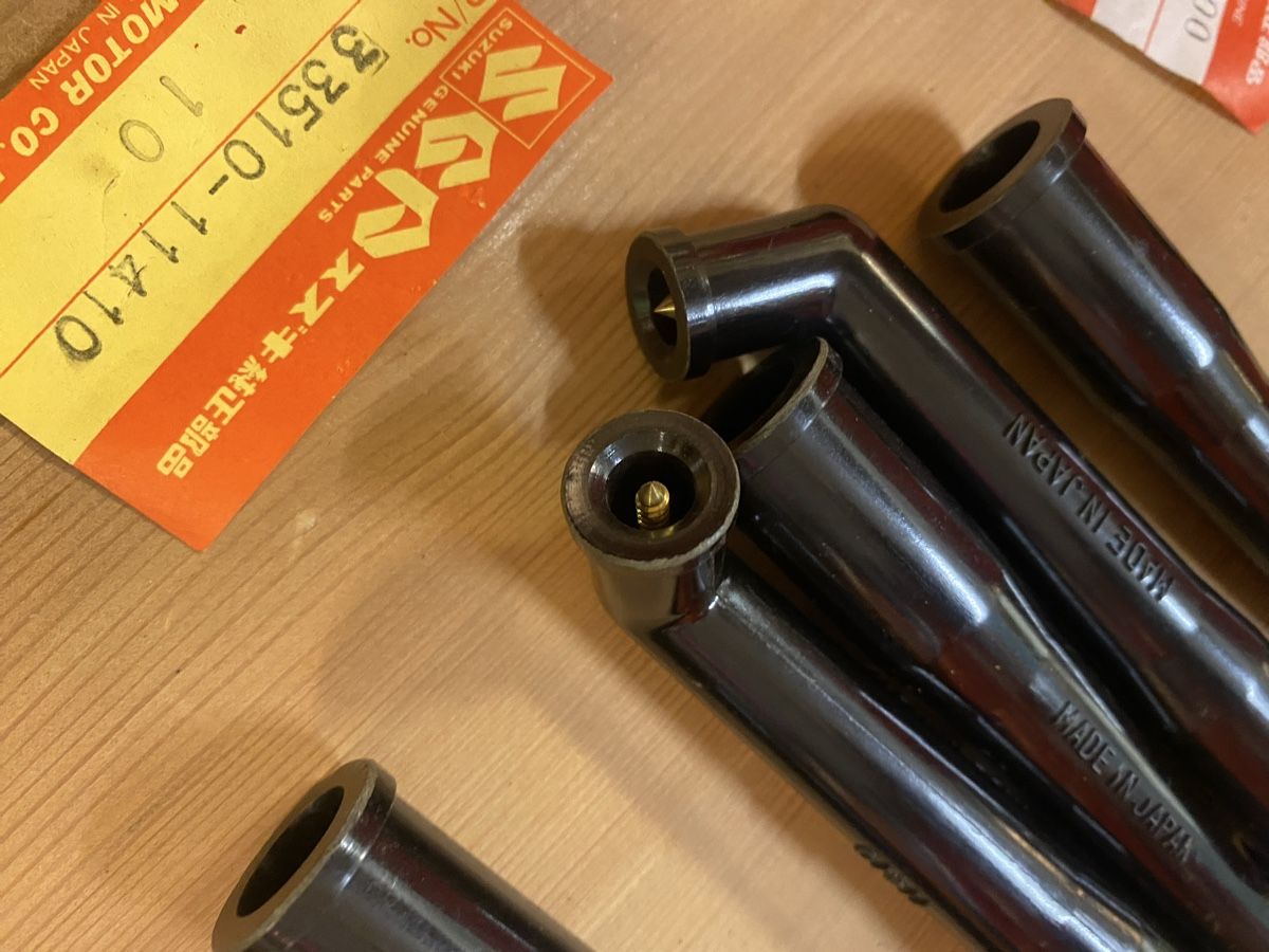 Suzuki Alle Motorradersatzteile: Suzuki Zündkerzenstecker, 5 Stück, Oldtimer, Neu, Original, – Neu (gemäss Beschreibung) aus Birmenstorf AG von monza2011 4