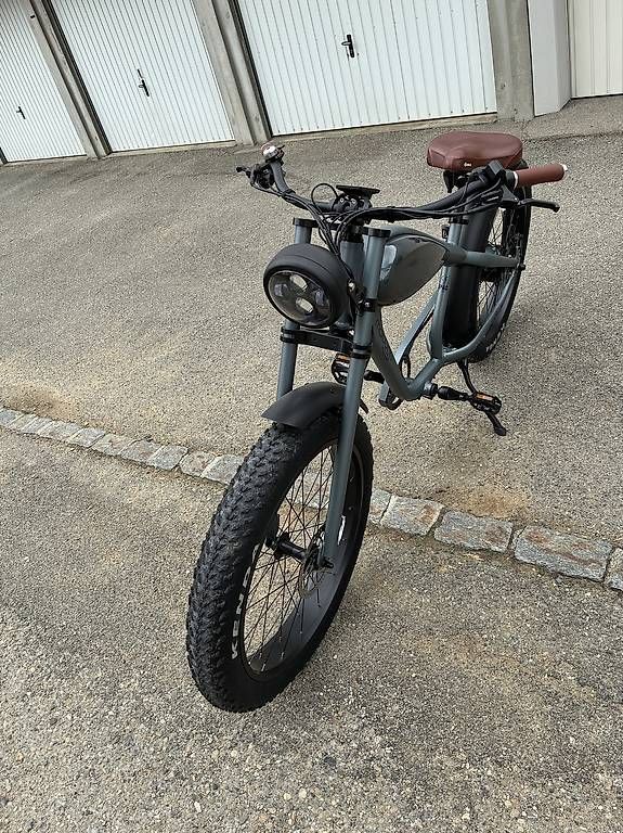 Biciclette: A vendre vélo électrique Mobygo Café racer anthracite – Usato da La Chaux-de-Fonds venduto da Arota 3