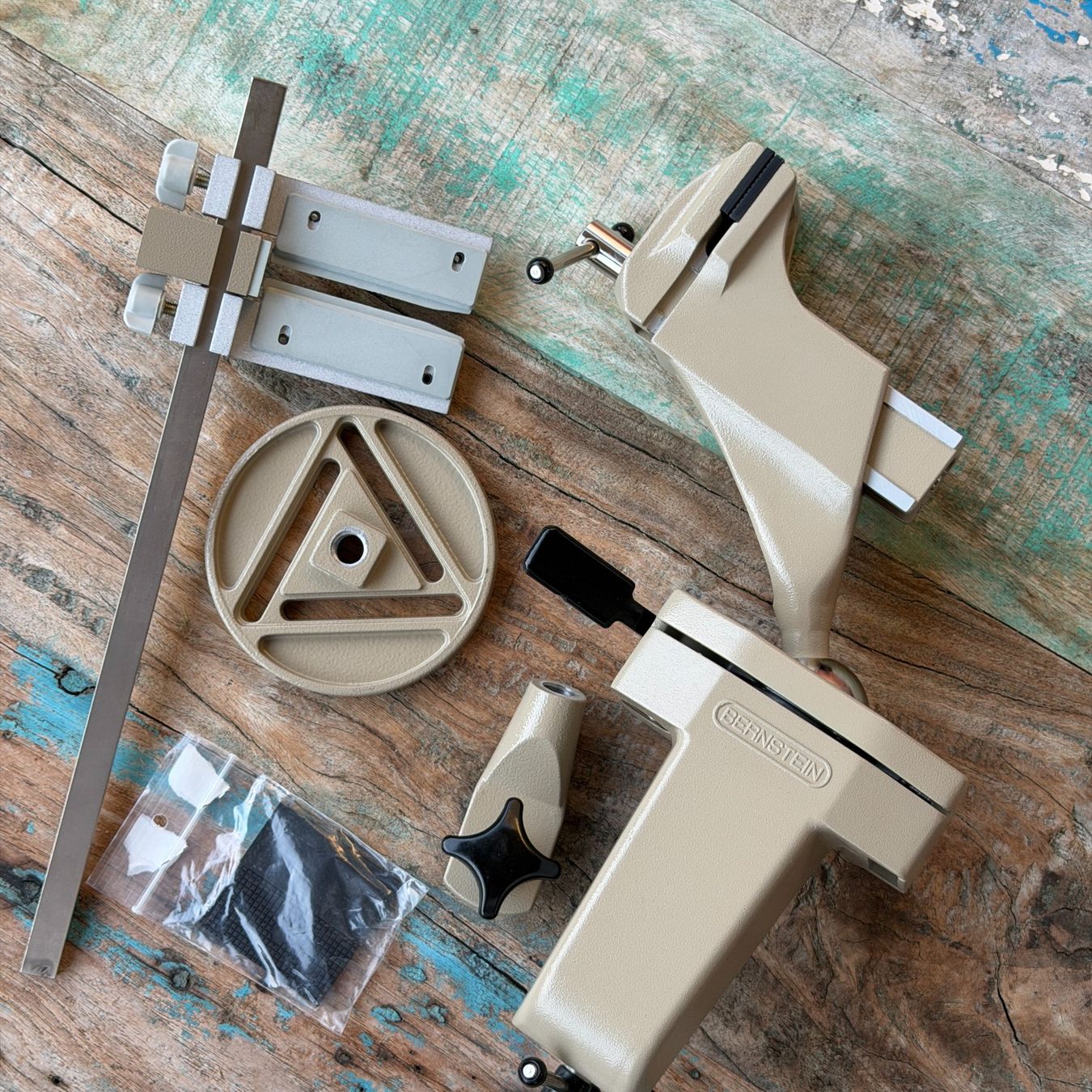 Bergeon Tutti gli attrezzi: Bernstein 9-250 Spannfix-VARIO Assembly Vice Tool – Nuovo e nell'imballaggio originale da Vésenaz venduto da Grailium 2