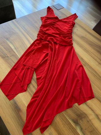 Asymehtrisches knallrotes wunderschönes Kleid Grösse 34/36