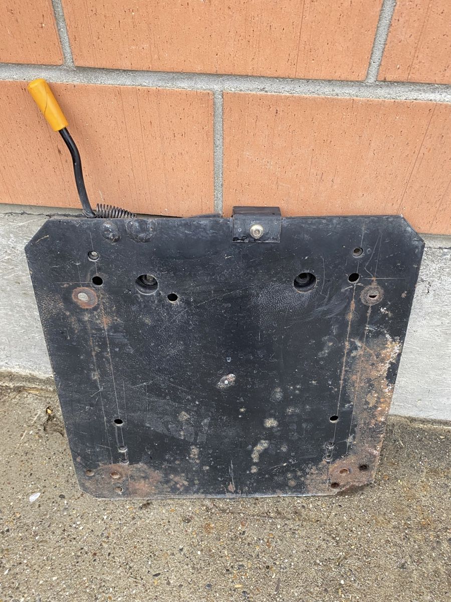Accessori per altri veicoli: Drehscheibe Sitz Traktor – Usato da Homburg venduto da Zoller 1