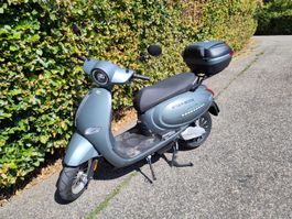 Tisto Sunshine 6.0 E-Roller 100km/h, 80km Reichweite und ABS