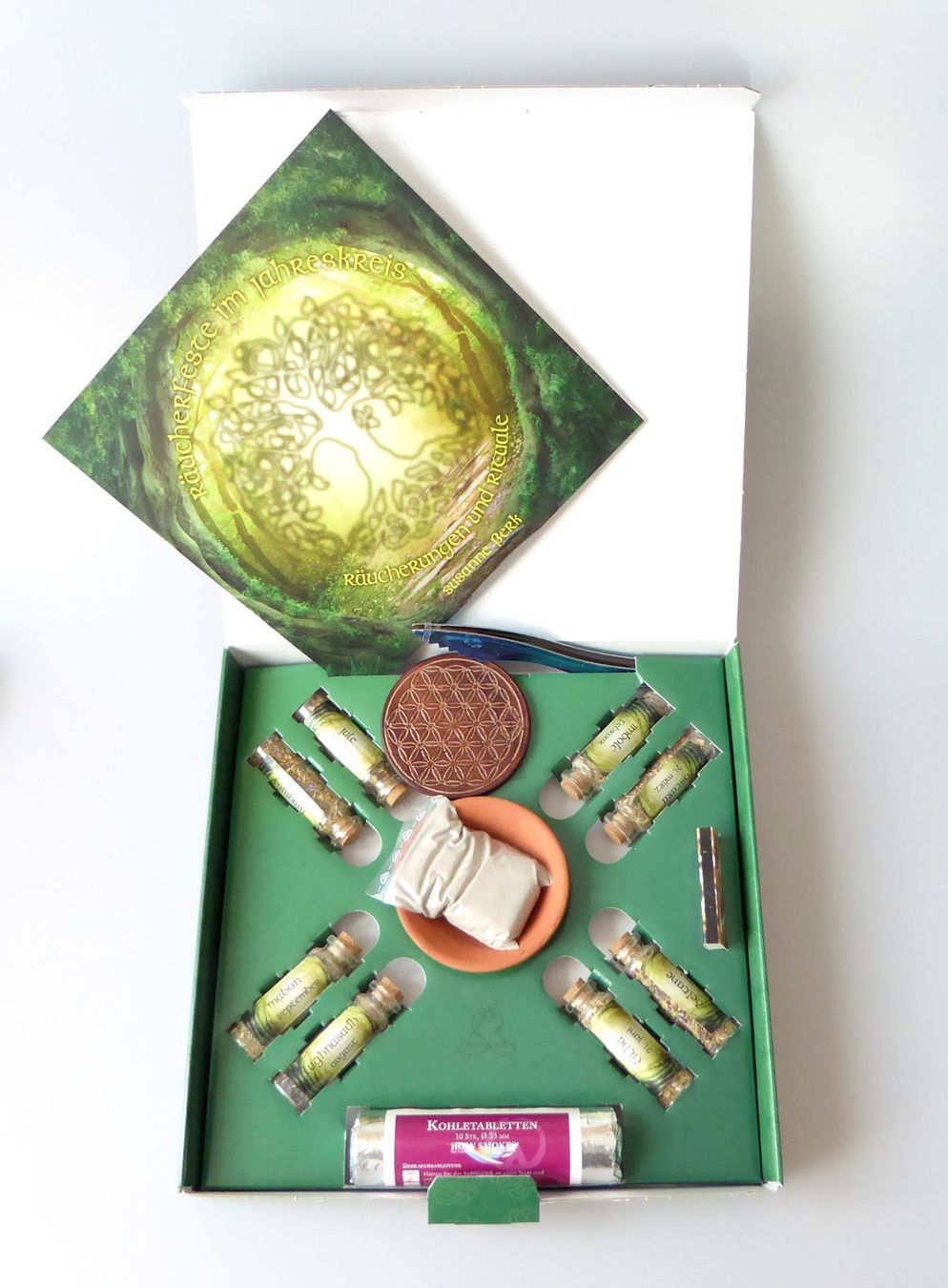 Candele: Räucherset - Jahreskreisfeste – Nuovo e nell'imballaggio originale da Mauren venduto da Yeelen 2