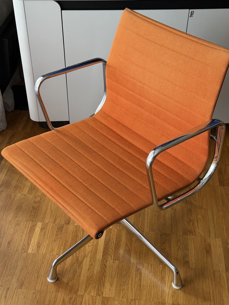 Vitra Sedie: Chaise Vitra EA 108 pivotante  – Usato da Bussigny venduto da ShopOp 8