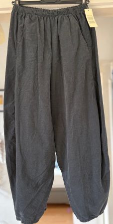 PANTALONS EN FIN VELOURS! M NOUVEAUTÉ 2026/27