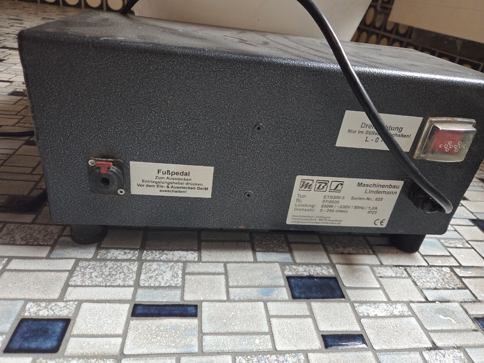 Tutte le macchine: Elektrische Töpferscheibe  – Usato da Basel venduto da johanna.ke 1