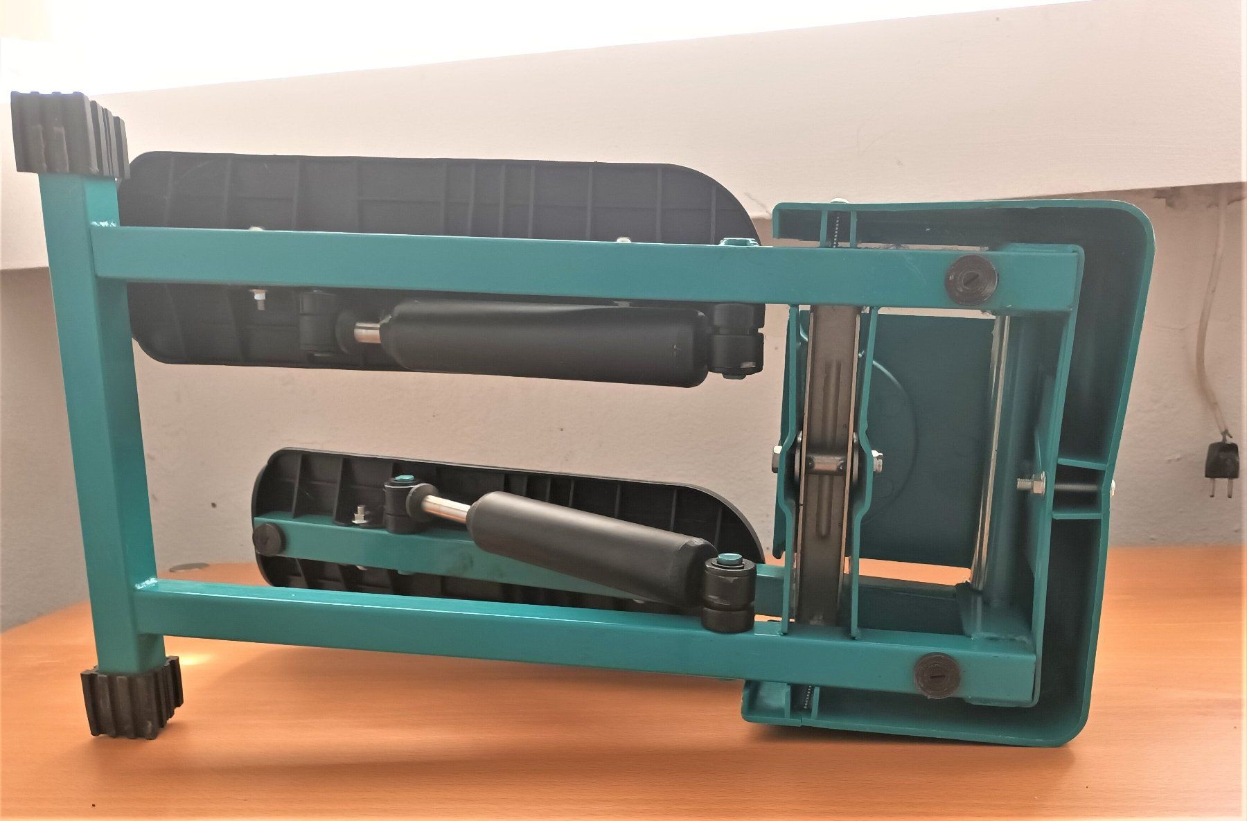 Hometrainer: Kompakter Mini-Stepper (Hydraulik-Stepper) für das Heimtrain – Gebraucht aus Vaduz von Bergtiger 5