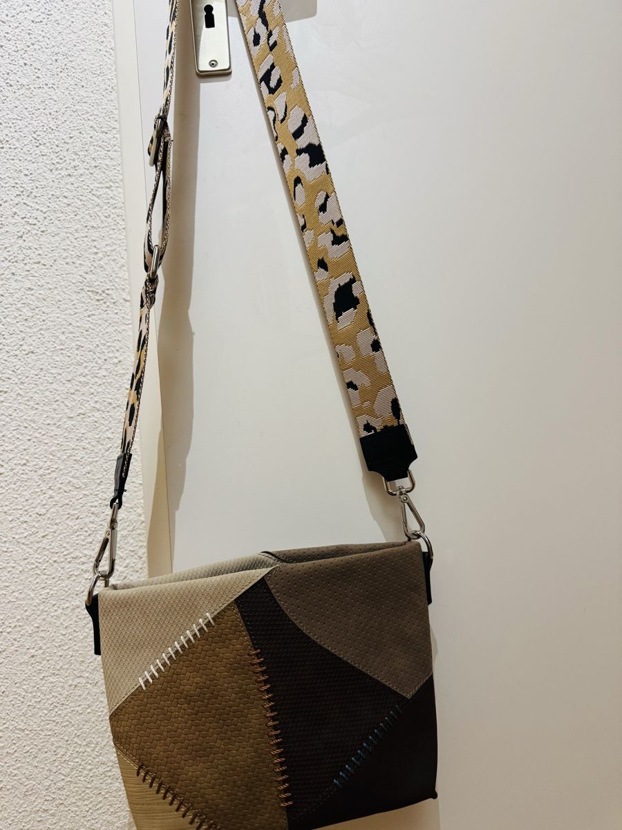 Borse da donna: Handtasche im Patchwork-Stil, neuwertig – Usato da Pfäffikon SZ venduto da Norina2005 1