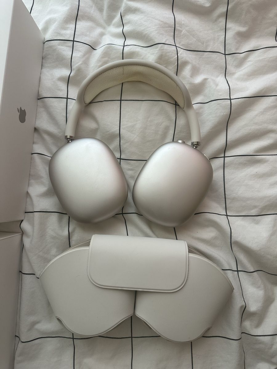 Apple Cuffie: AirPods Max headphones with Smart Case, Silver – Nuovo (secondo la descrizione) da Zürich venduto da mlanyfer 1