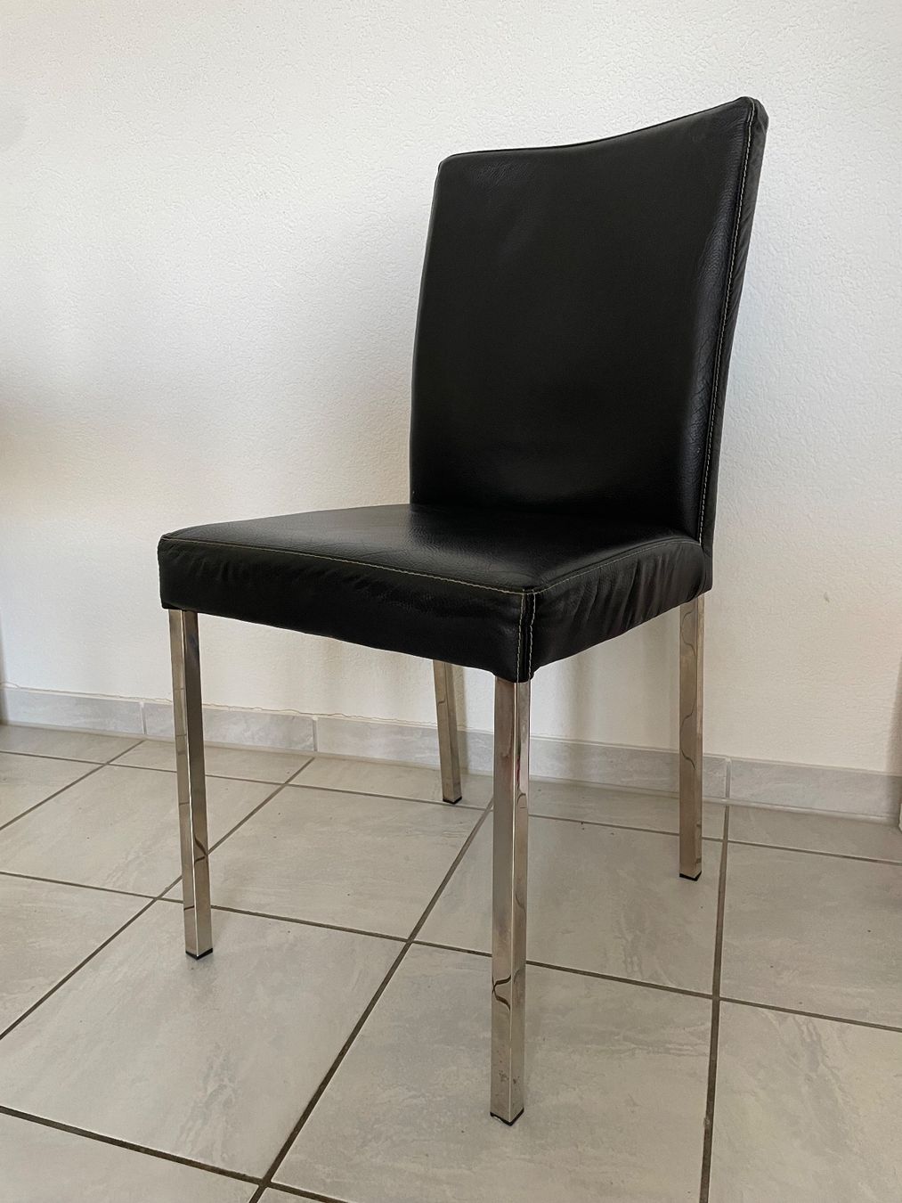 Chaises: 4 Lederstühle – D'occasion à Winterthur par taiyo