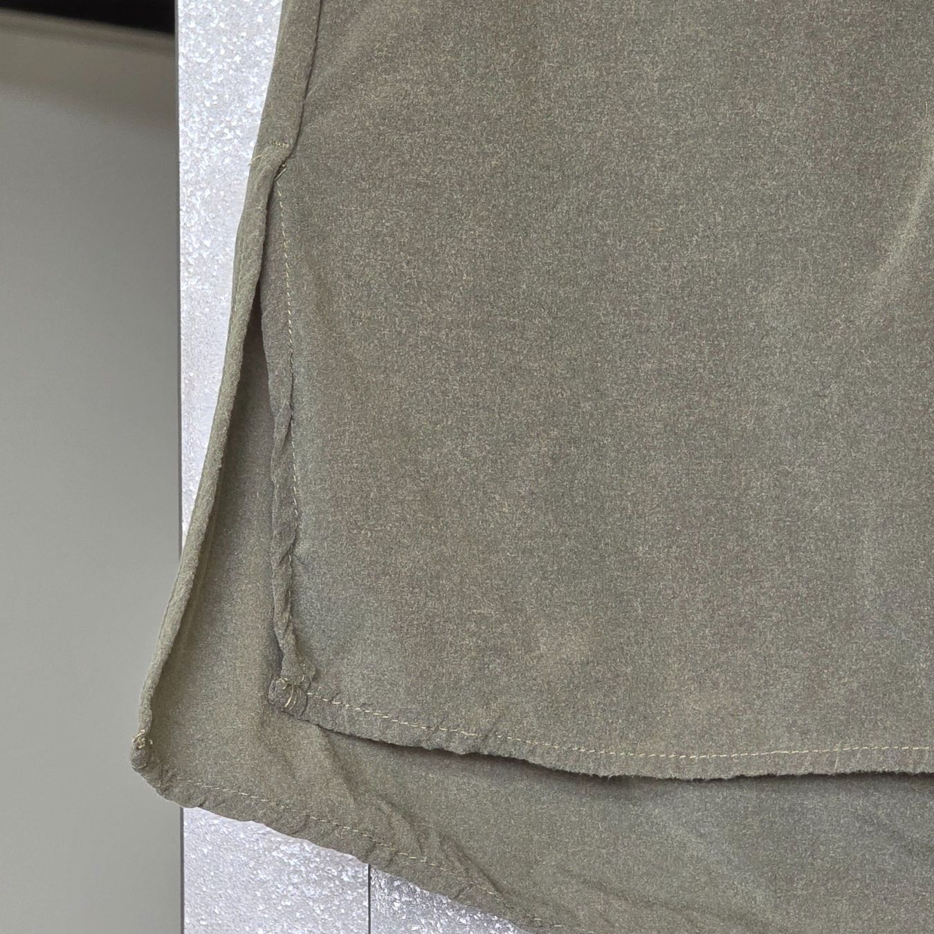 Top: 🐸 AMISU TOP / BLUSE S OLIV – Usato da Môtier (Vully) venduto da Frogs 5