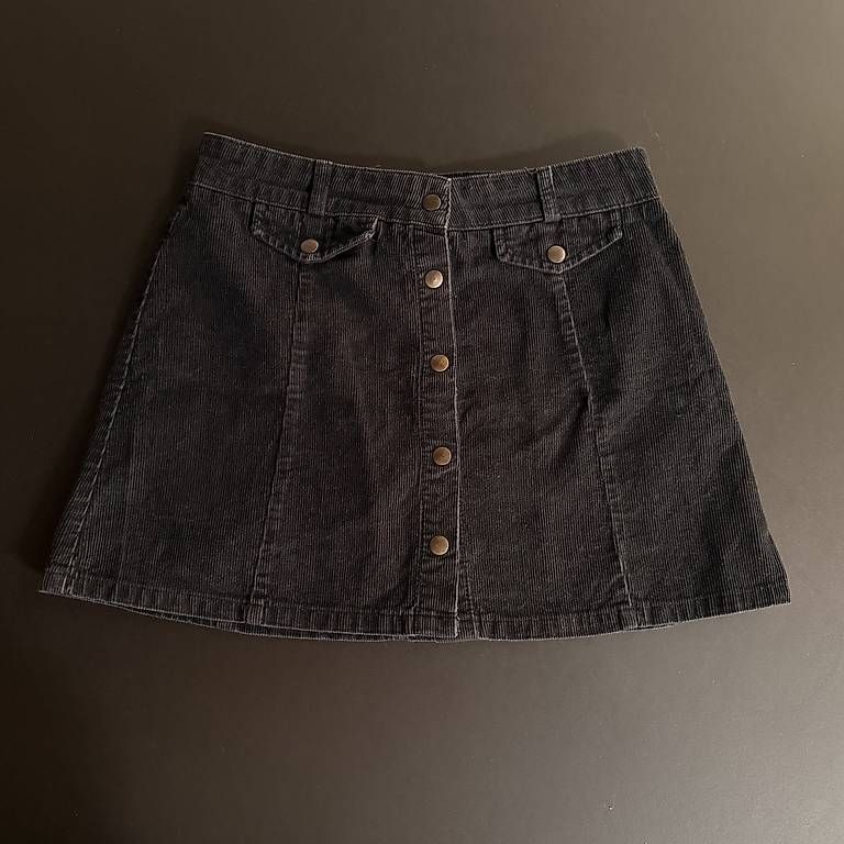 Urban Outfitters Jupes: Urban Outfitters Mini Rock – D'occasion à Schaffhausen par nuhcyar