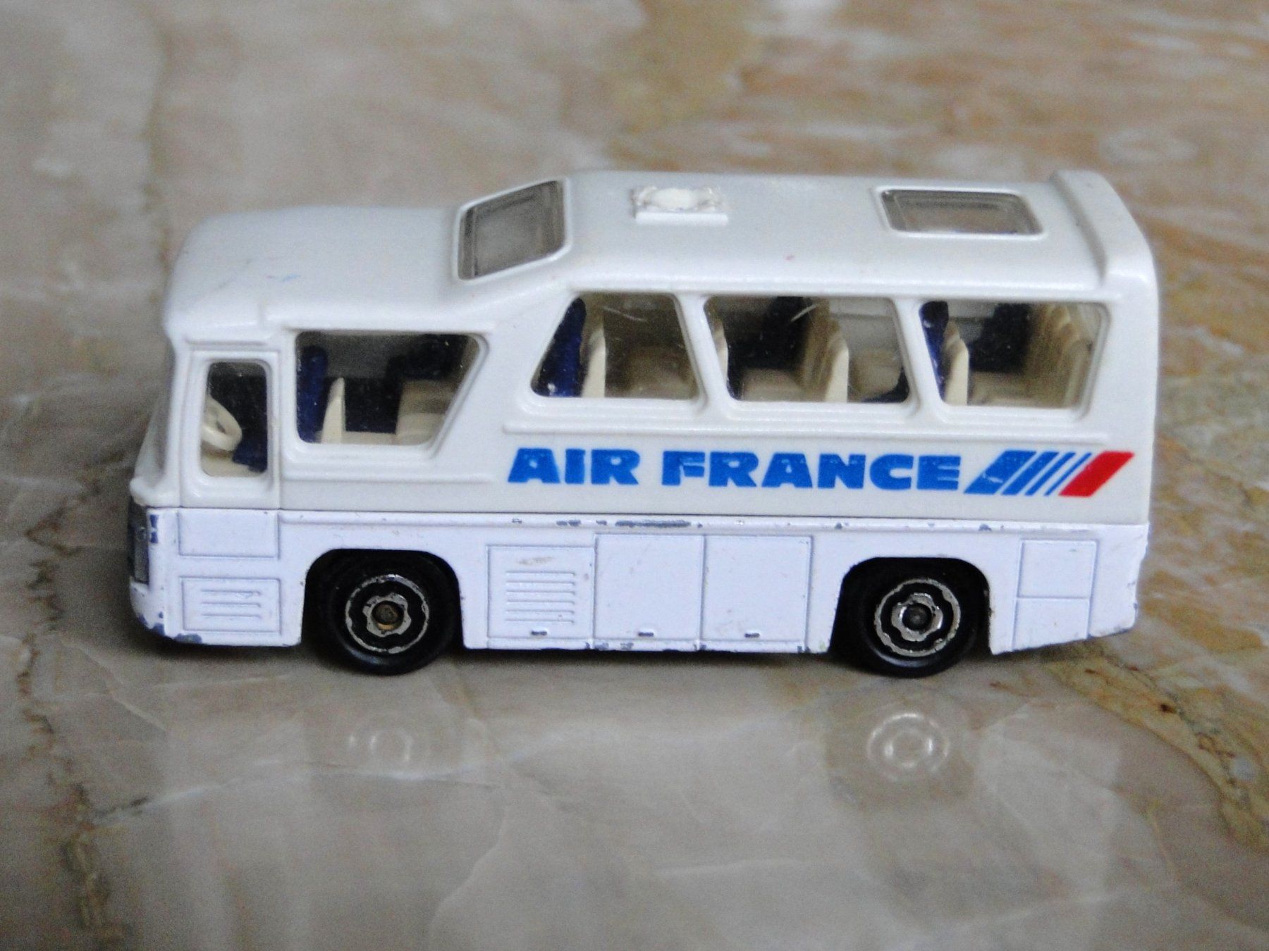 Majorette Modellini d'auto: MAJORETTE - Minibus Air France, Ref. 262 – Usato da Killwangen venduto da cyrano56 2