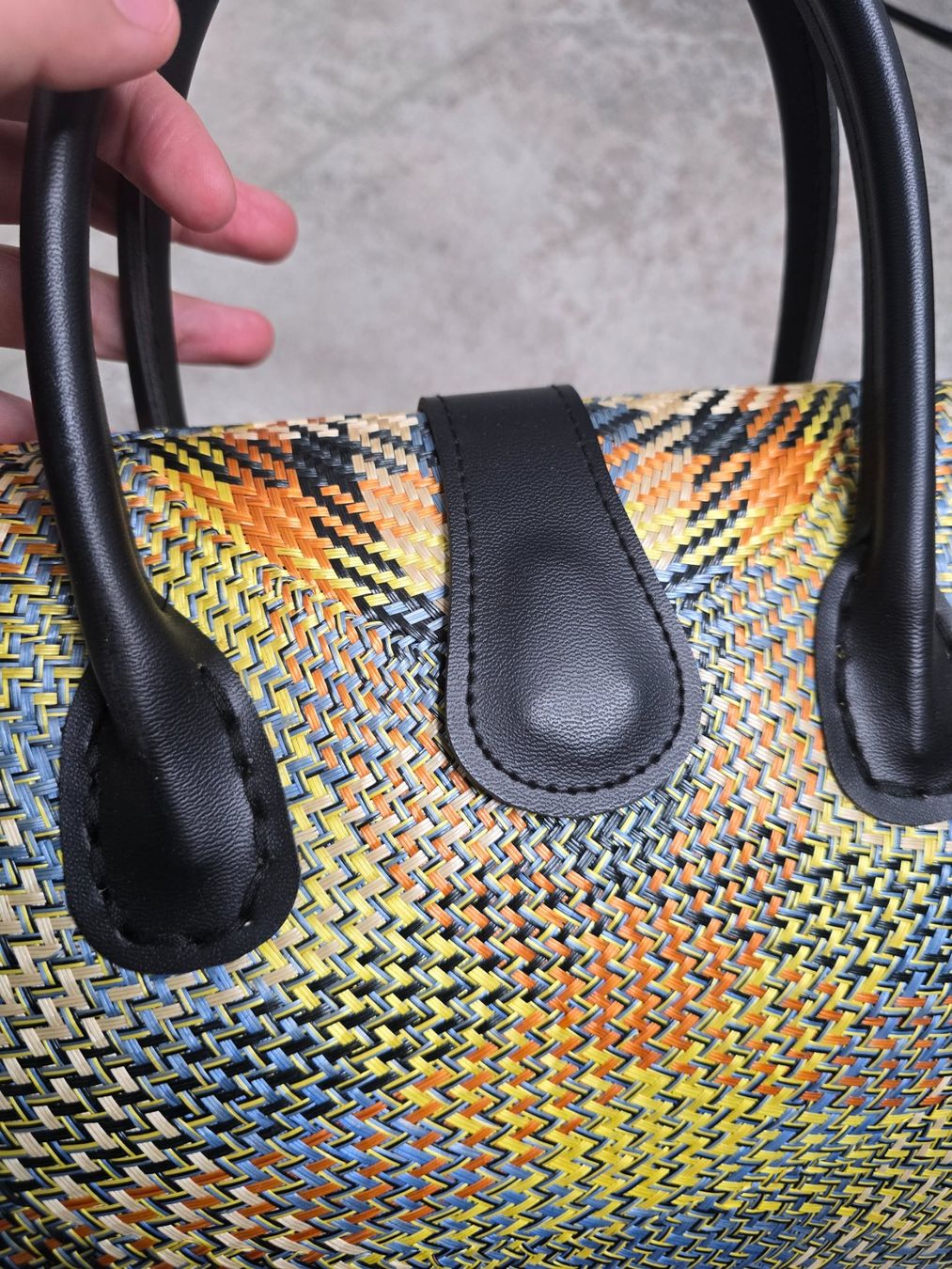 Taschen für Damen: Damen Tasche neu – Neu und originalverpackt aus Heerbrugg von Lulu022020 1