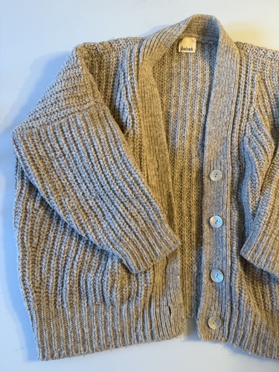 Pullover & Sweatshirts: Babaa Strickjacke beige grob gestrickt  – Gebraucht aus basel von j_4056
