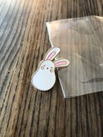 Pin Anstecker Hase Häsli weiss kawaii bunny
