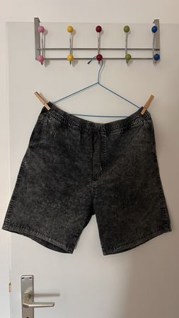 Herren Shorts Schwarz Grösse L leichte Gebrauchsspuren