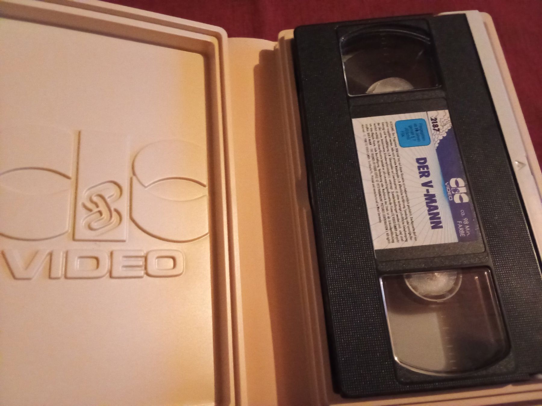 Alle VHS: Der V-Mann (USA 1973) mit Robert Mitchum CIC Video VHS 2187 – Gebraucht aus Remetschwil von Hofiii 6