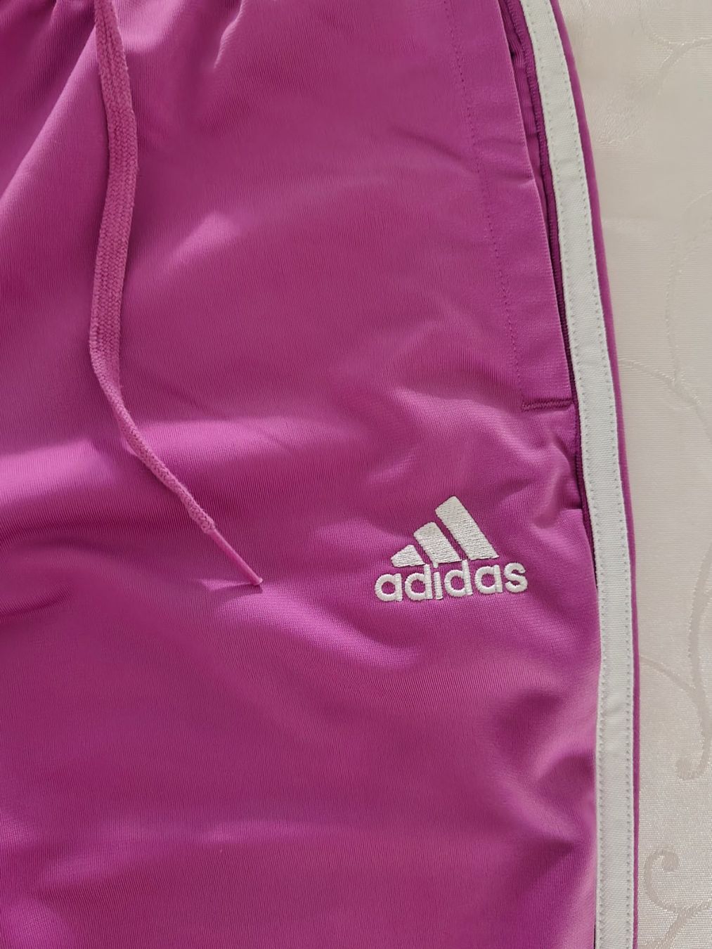 Adidas Pantaloni: violette adidas Trainerhosen Gr XS – Usato da Brüttisellen venduto da kikaninchen79 3