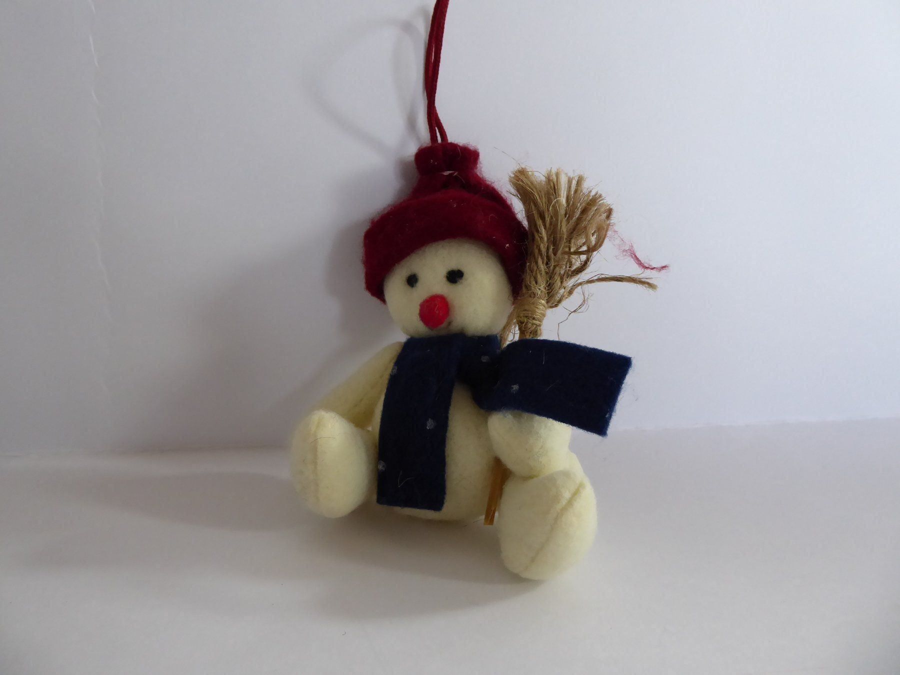 Toutes les décorations: Sympathischer Plüsch Schneemann – D'occasion à Turbenthal par Panau