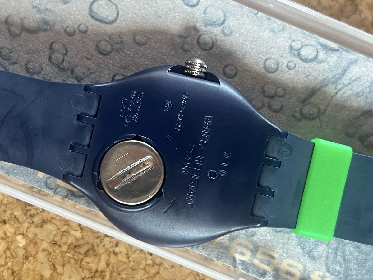Swatch Montres: Swatch Scuba dunkelblau neon-grün – D'occasion à Basel par bellespirit 3
