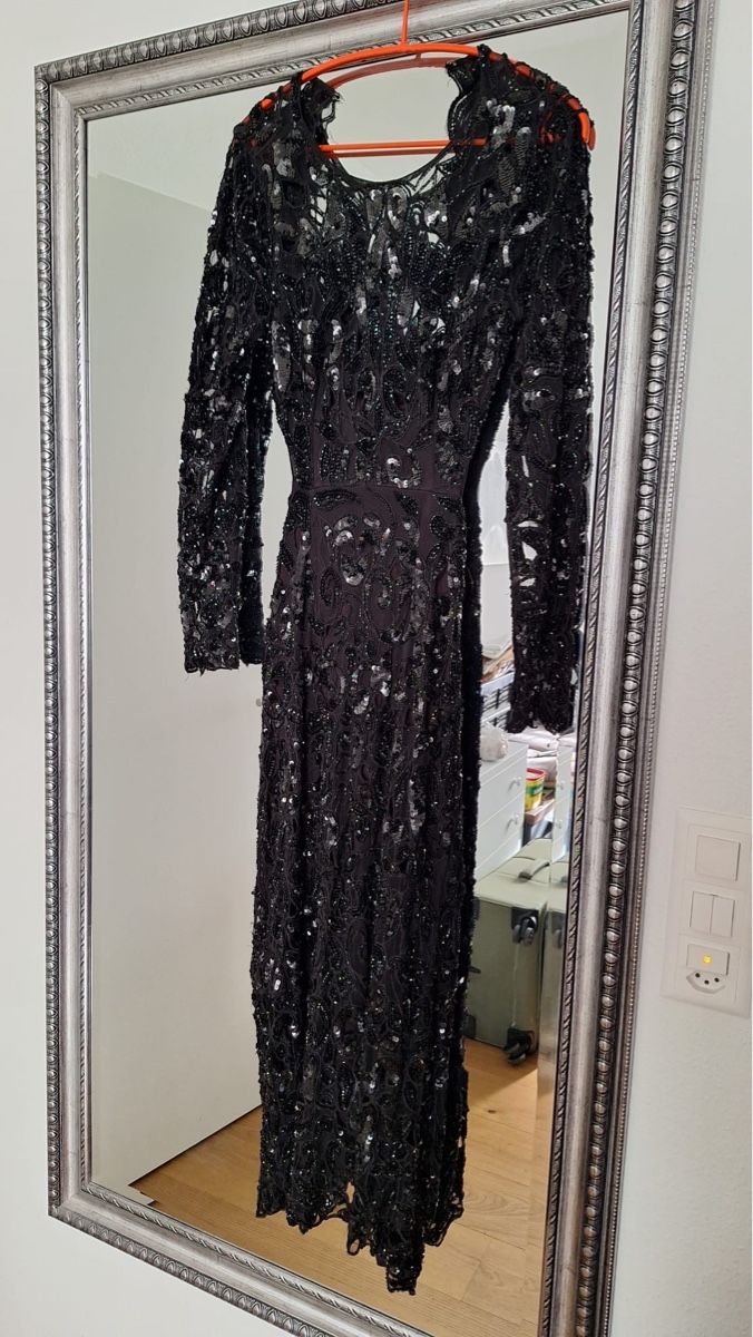 Vestiti: Elegant Black Sequin Evening Gown – Nuovo (secondo la descrizione) da Unterägeri venduto da Nadiatweshe