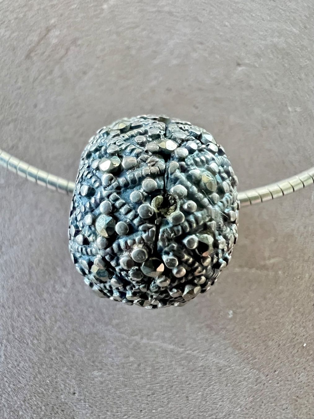 Catenine: 925 Silber Schlangenkette & funkelnder Markasit-Silberkugel – Usato da Ruswil venduto da artbyhand 9