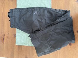 Schwarze Skihose mit Träger