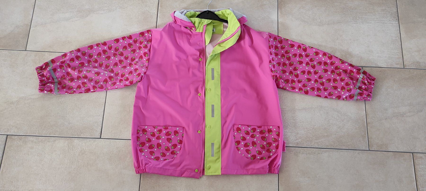 Giacche & Cappotti: Regenjacke Mädchen Gr 140 – Nuovo (secondo la descrizione) da Zollbrück venduto da Turner5