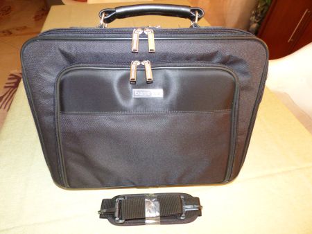 Laptop Case base XX mit Tragegurt bis 15,4 Zoll – Neu