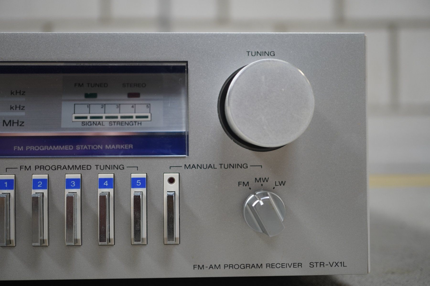 Sony Ricevitori: Sony FM-AM Program Receiver R STR-VX1 (S249) – Usato da Basel venduto da B.W.B. 3
