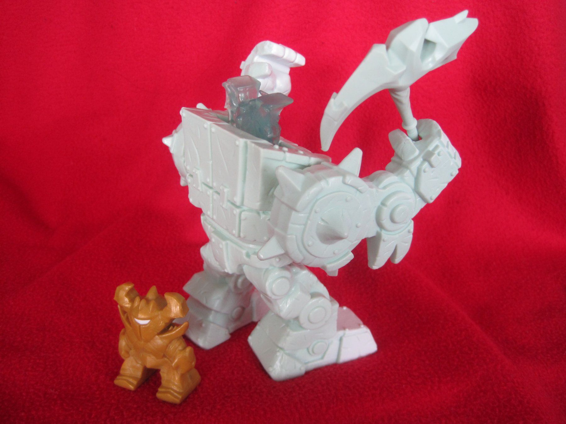 Hasbro Statuette: Mini Creatures Ice Roboter von Schleich 2019 mit Zusatzfigur – Usato da Gossau SG venduto da Noryflory 1