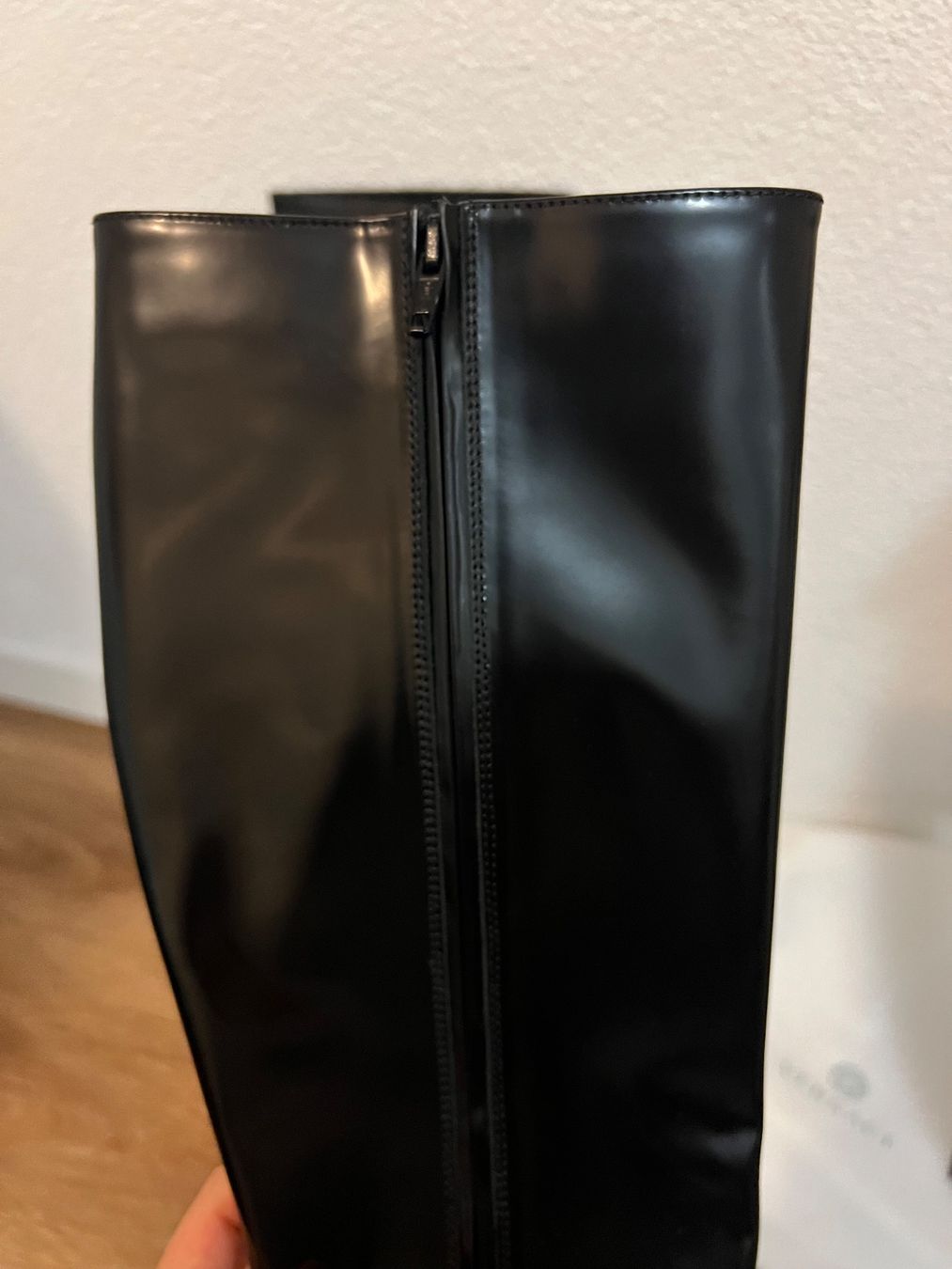 Versace Damenschuhe: Versace High Heel Stiefel – Gebraucht aus Wangen b. Olten von dak_v5qn 4