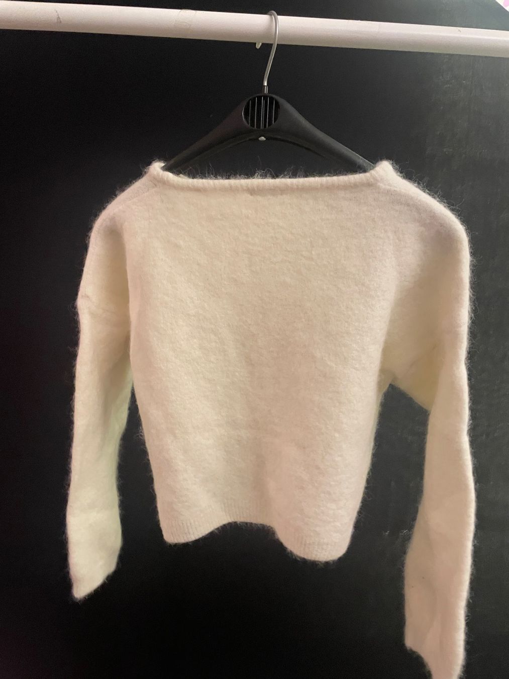 Pullover & Sweatshirts: Flauschiger, kurzer Winter-Pullover, Grösse XS/S, neuwertig – Gebraucht aus Wollerau von Poschro68 1