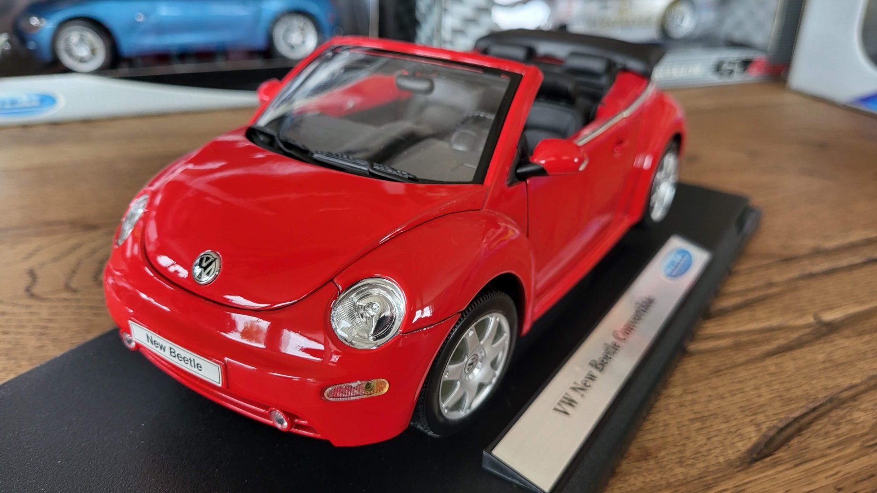 Welly Modellautos: VW New Beetle Convertible 1:18 Welly – Gebraucht aus Rothrist von Juana5 1
