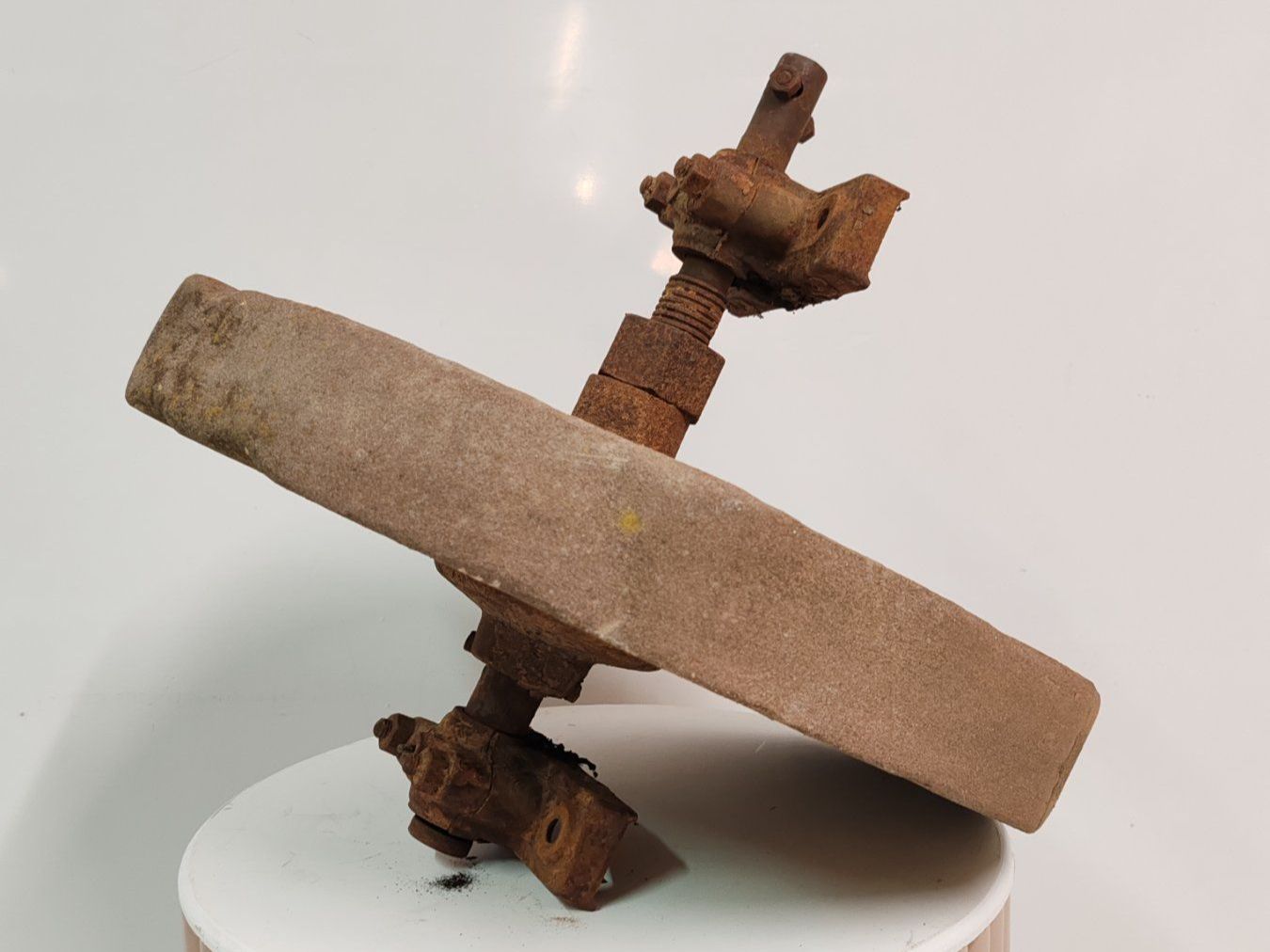 Smerigliatrici & Lucidatrici: Schleifstein ca. 42 cm, Sandstein – Usato da Luzern venduto da Lager6640 1