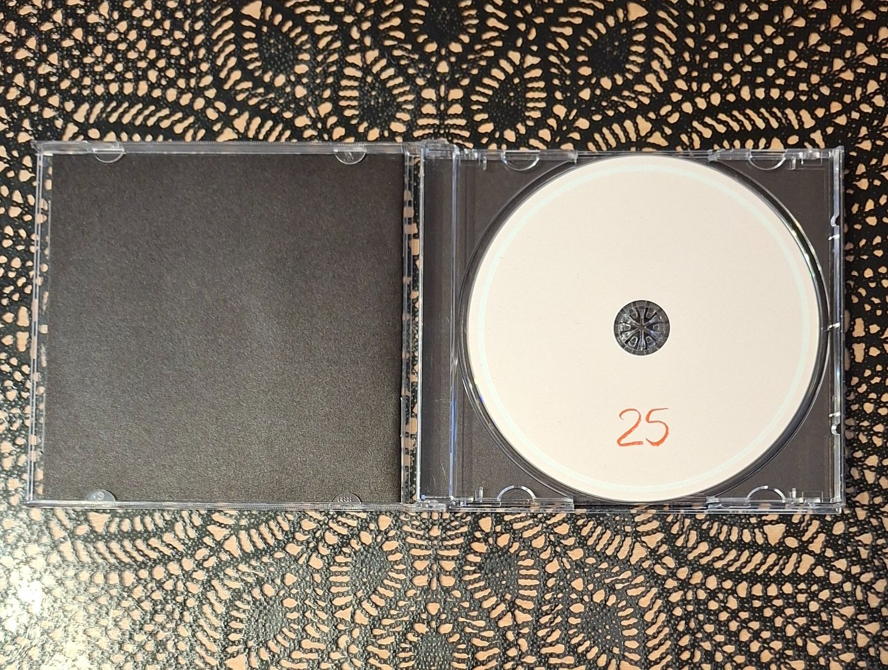 CD: Adele - 25, UK Pop CD Album 2015 – Usato da Schönenberg TG venduto da Gregolino76 2