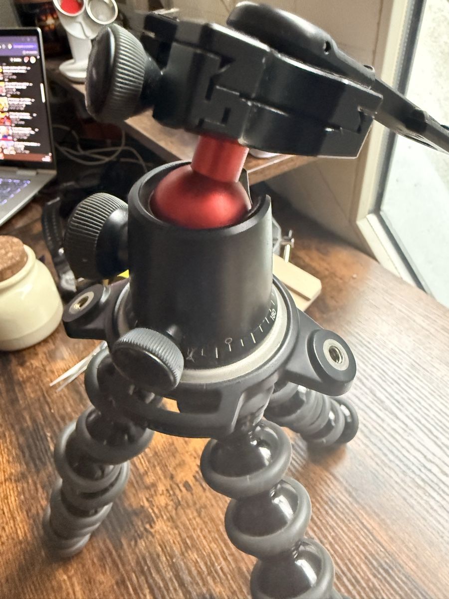 Joby Fotocamera: Joby GorillaPod Stativ mit Kugelkopf – Usato da Hausen am Albis venduto da Charlie-Harper 1